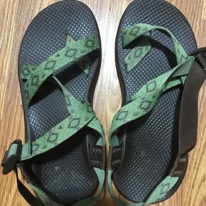 Green chacos